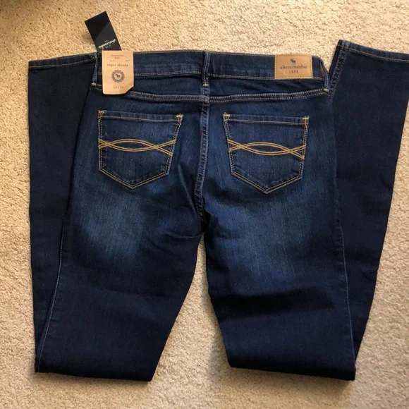 Abercrombie Super Skinny Jeans - Picture 3 of 4